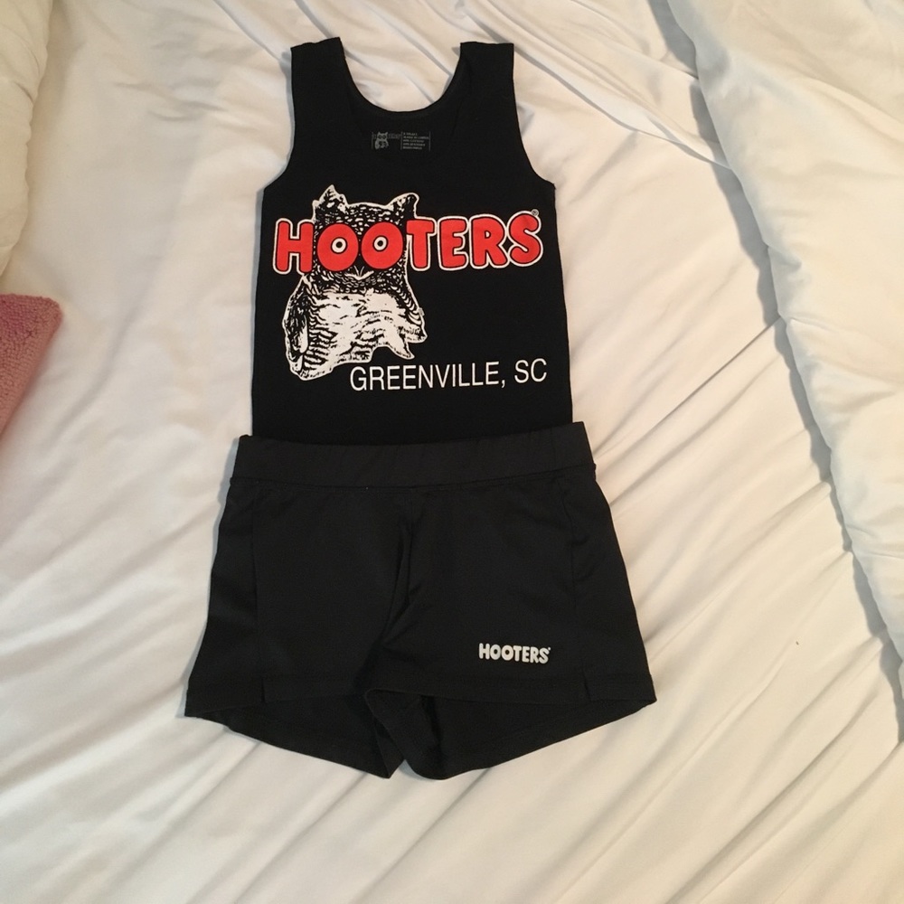 Hooters uniform